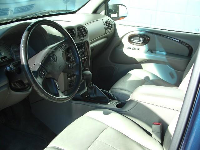 Buick Rainier 2004 photo 2