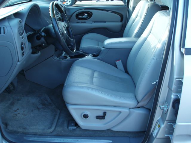 Buick Rainier 2005 photo 2