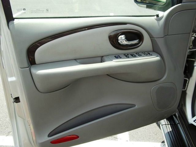 Buick Rainier 2006 photo 2