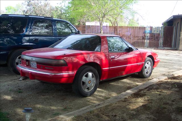 Buick Reatta 1989 photo 2