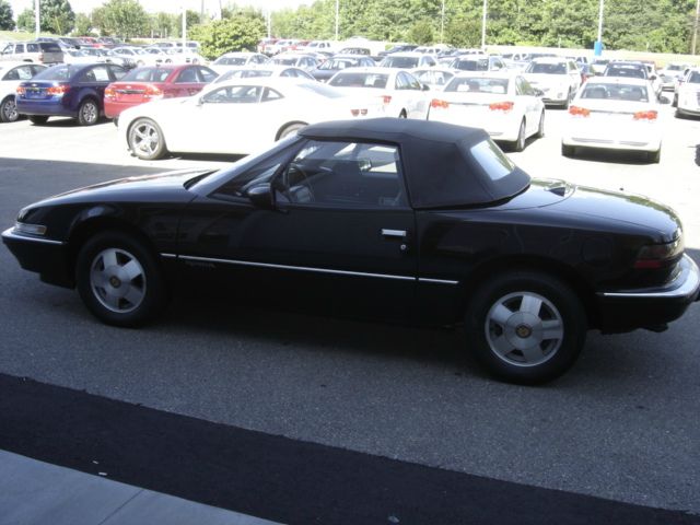 Buick Reatta 1990 photo 2