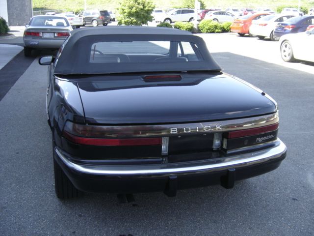 Buick Reatta 1990 photo 9