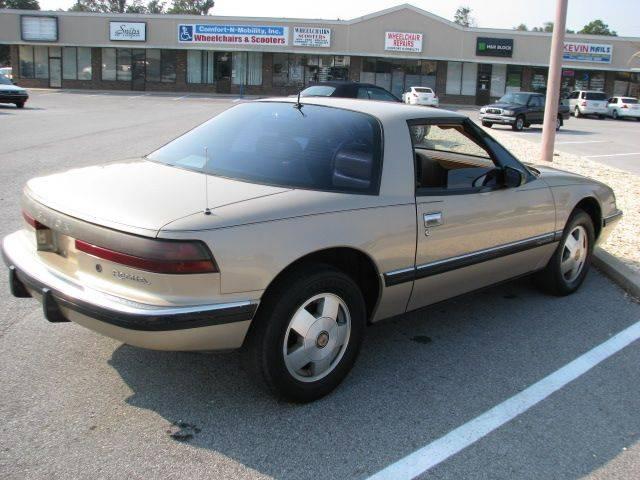 Buick Reatta 1990 photo 1