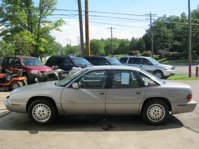 Buick REGAL 1996 photo 2