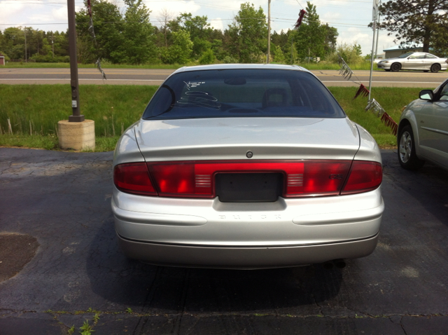 Buick REGAL XLS Sedan