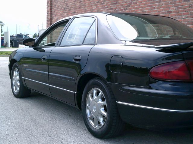 Buick REGAL 2000 photo 2