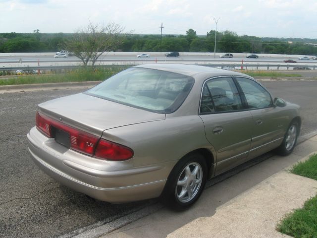 Buick REGAL 2000 photo 1