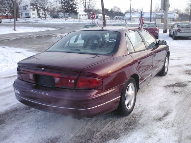 Buick REGAL 2000 photo 1