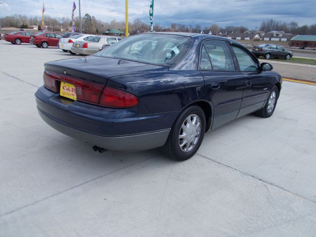 Buick REGAL XLS Sedan