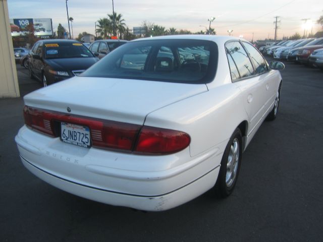 Buick REGAL 2001 photo 2