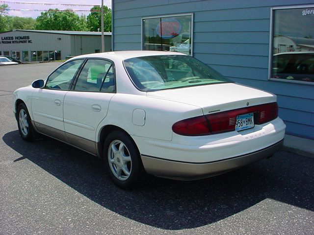 Buick REGAL 2003 photo 2