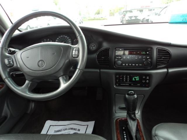 Buick REGAL 2004 photo 2