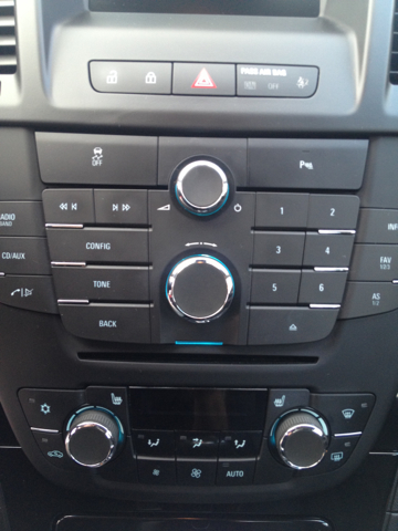 Buick REGAL 2011 photo 2