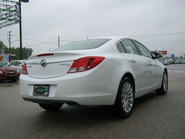 Buick REGAL 2011 photo 2