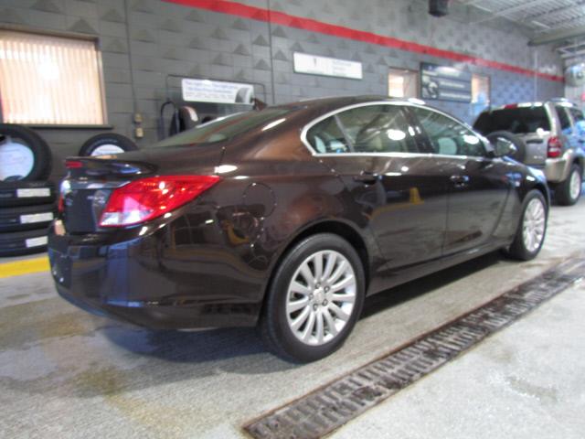 Buick REGAL 2011 photo 2