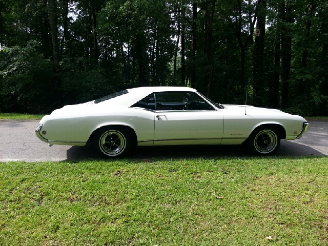 Buick Riviera 1968 photo 4