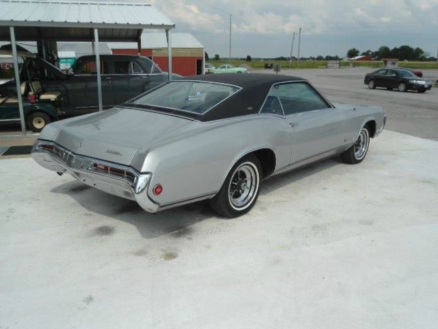 Buick Riviera 1969 photo 1