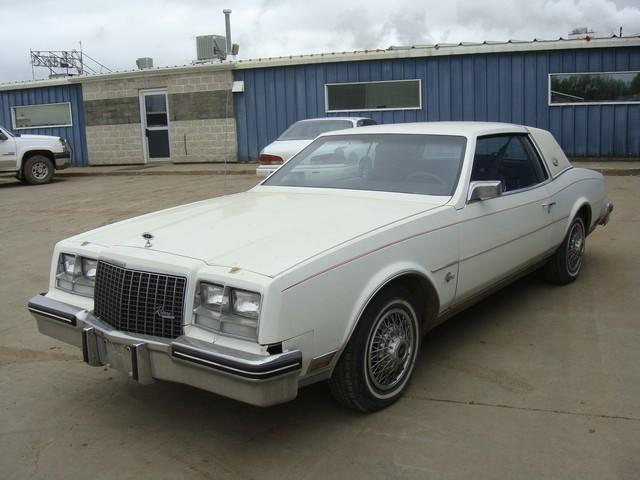 Buick Riviera 1983 photo 4