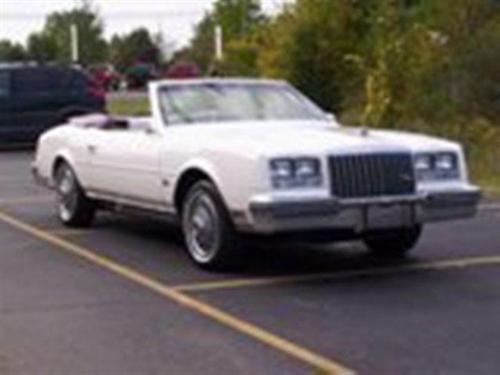 Buick Riviera 1983 photo 2