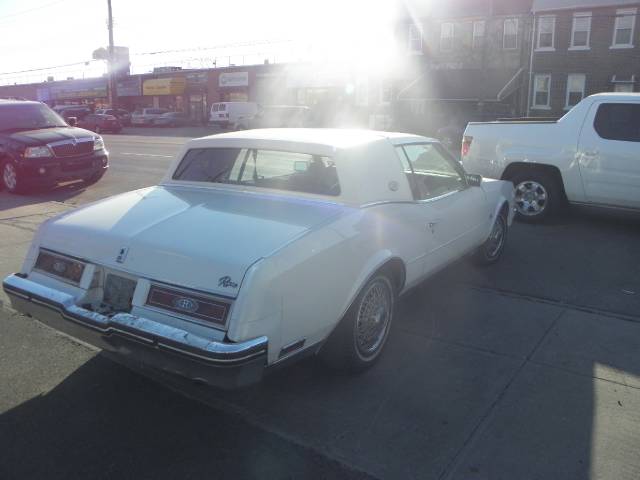 Buick Riviera 1983 photo 3