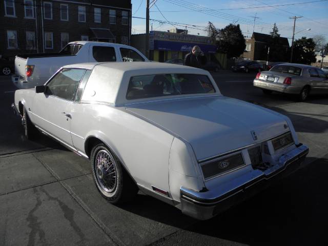 Buick Riviera 1983 photo 5