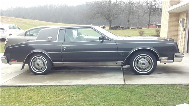 Buick Riviera 1985 photo 4