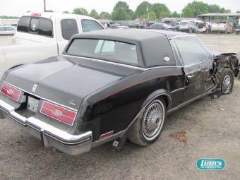 Buick Riviera 1985 photo 1