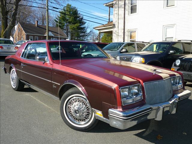 Buick Riviera 1985 photo 2