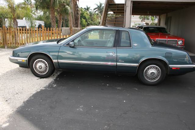 Buick Riviera 1992 photo 2