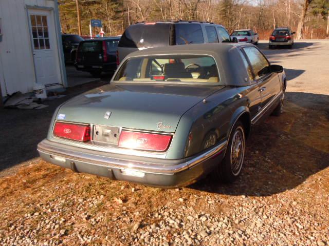 Buick Riviera 1992 photo 2