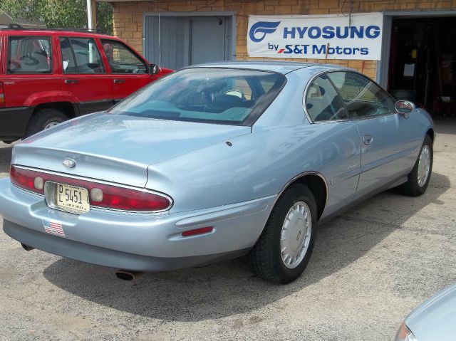 Buick Riviera 1995 photo 1