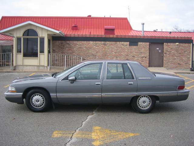 Buick Roadmaster Unknown Sedan