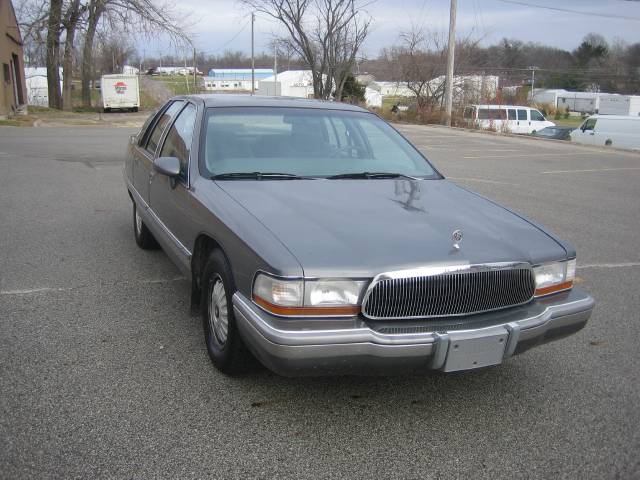 Buick Roadmaster 1993 photo 2