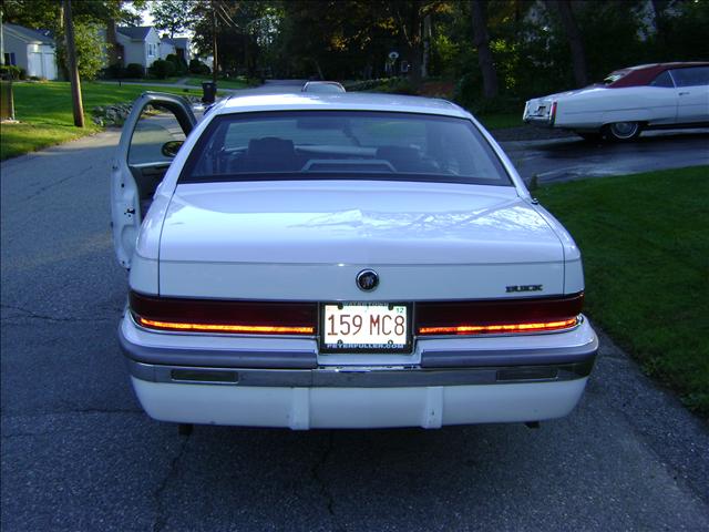 Buick Roadmaster 1995 photo 4