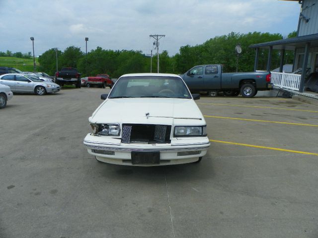 Buick Skylark 1989 photo 1