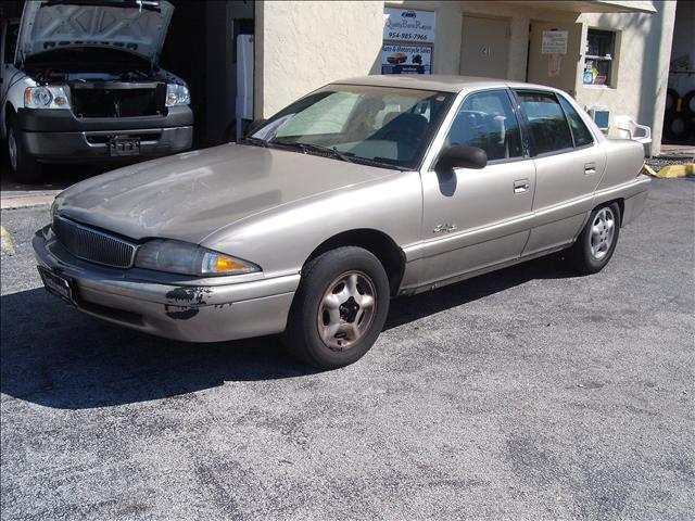 Buick Skylark Custome Sedan