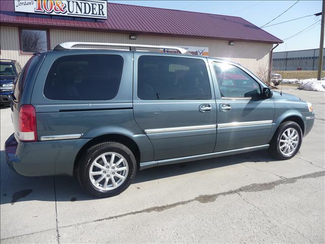 Buick Terraza 2005 photo 2