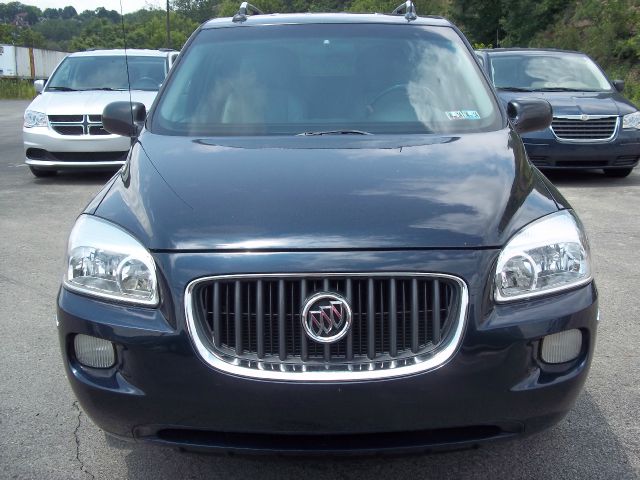 Buick Terraza 2005 photo 2