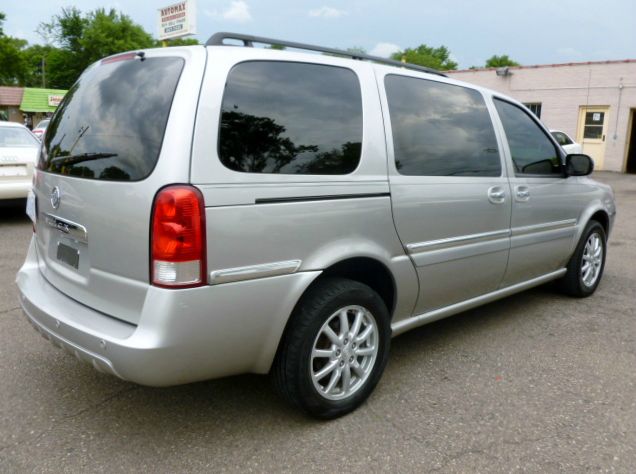 Buick Terraza 2005 photo 2