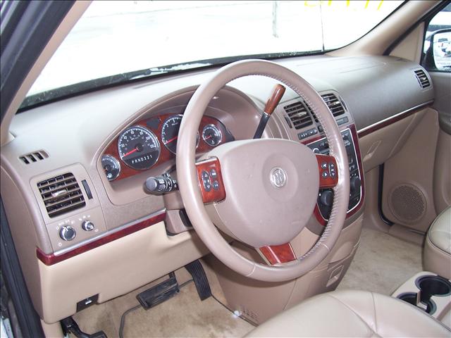 Buick Terraza 2005 photo 2