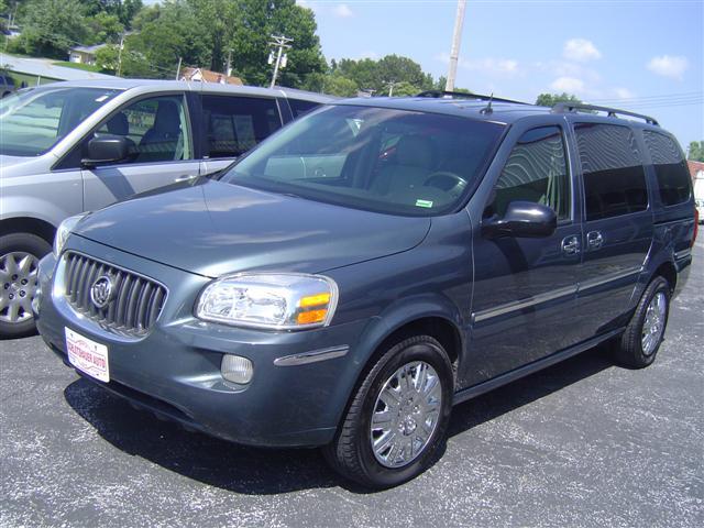 Buick Terraza GS 460 Sedan 4D MiniVan