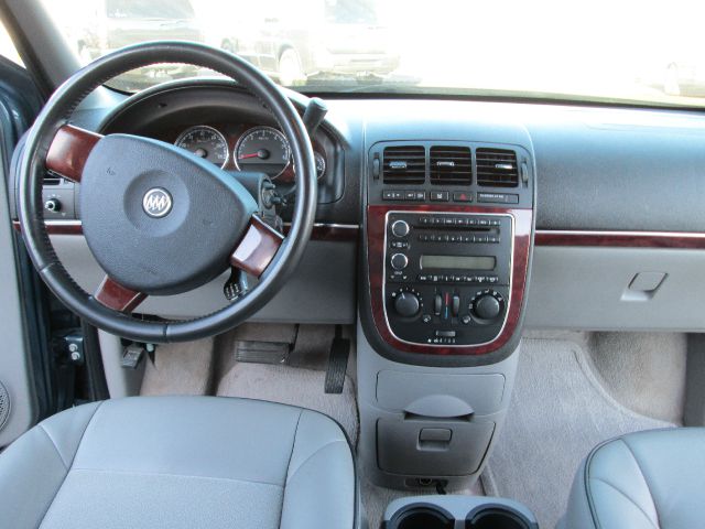 Buick Terraza 2005 photo 1