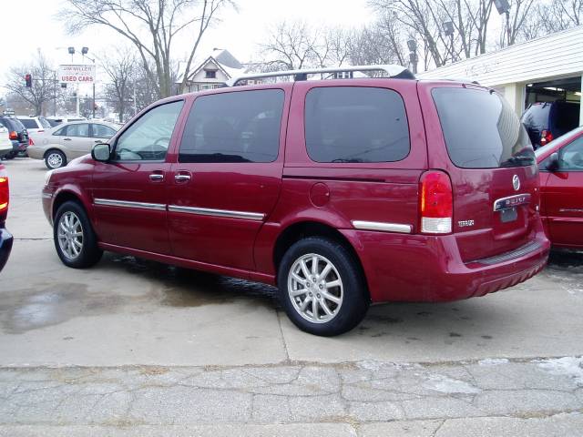 Buick Terraza 2005 photo 2