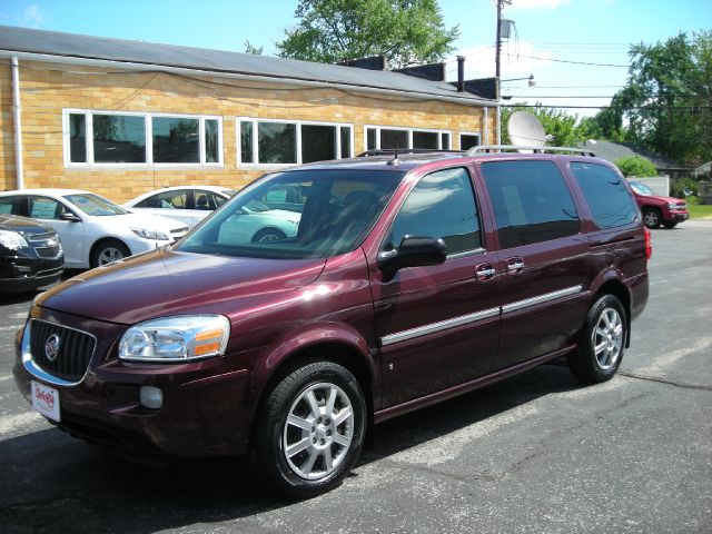 Buick Terraza GS 460 Sedan 4D MiniVan