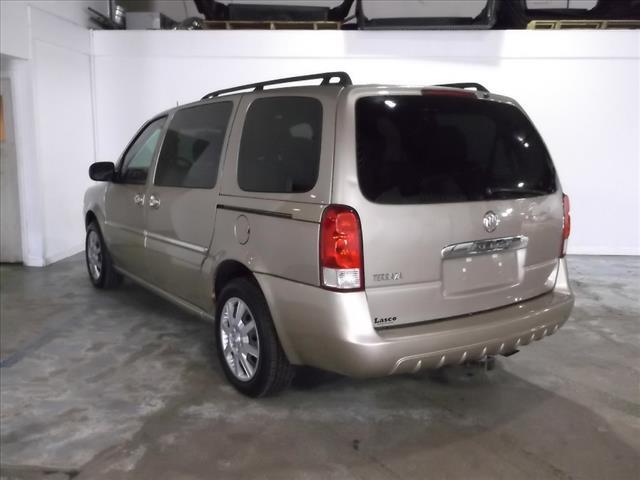 Buick Terraza 2006 photo 2