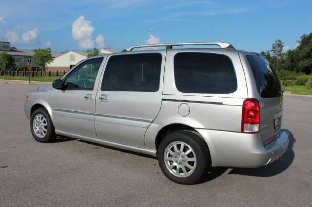 Buick Terraza 2006 photo 2