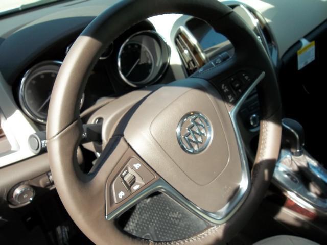 Buick Verano 2013 photo 2