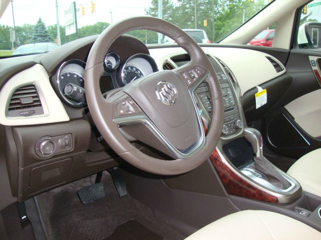 Buick Verano 2013 photo 11