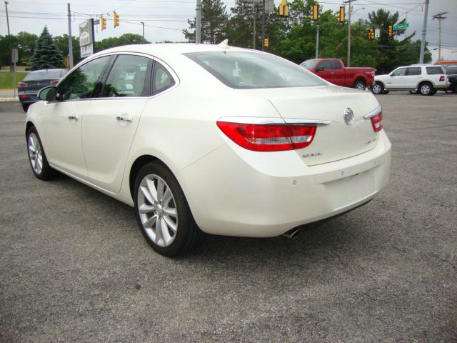 Buick Verano 2013 photo 2