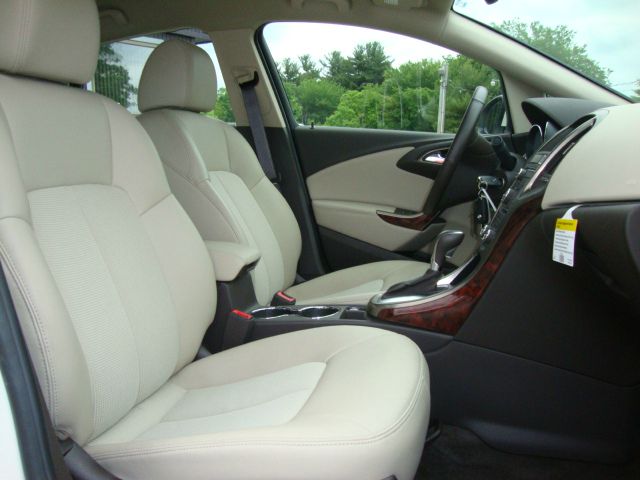 Buick Verano 2013 photo 9